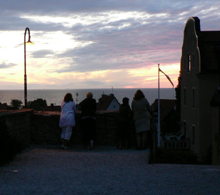 Viktor och Jag till hger i bild . Vy ver Visby 09
